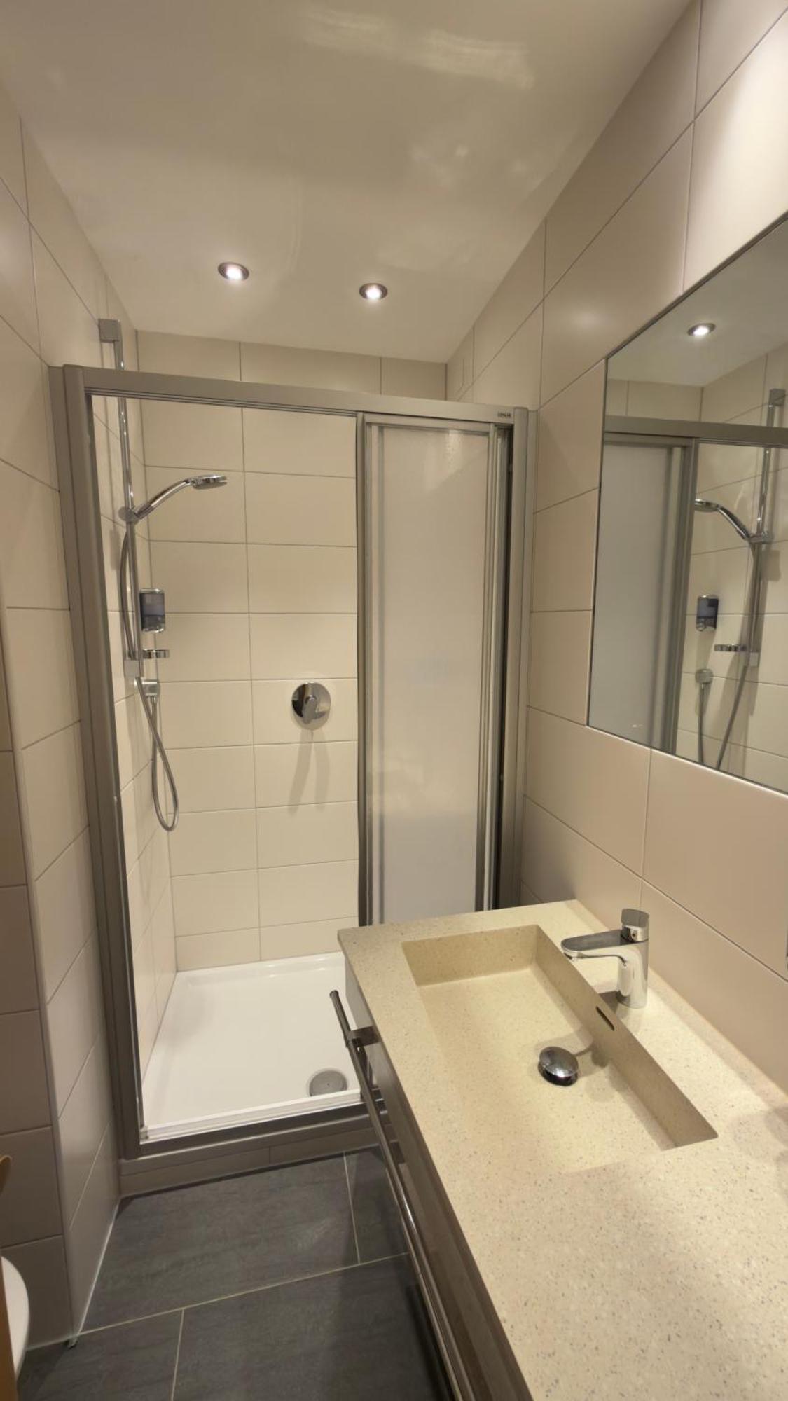 Small Twin Room,1730056899:JPEG