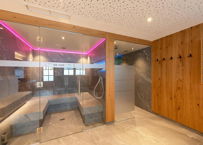 Ping Pong hotel: Landhaus Strolz